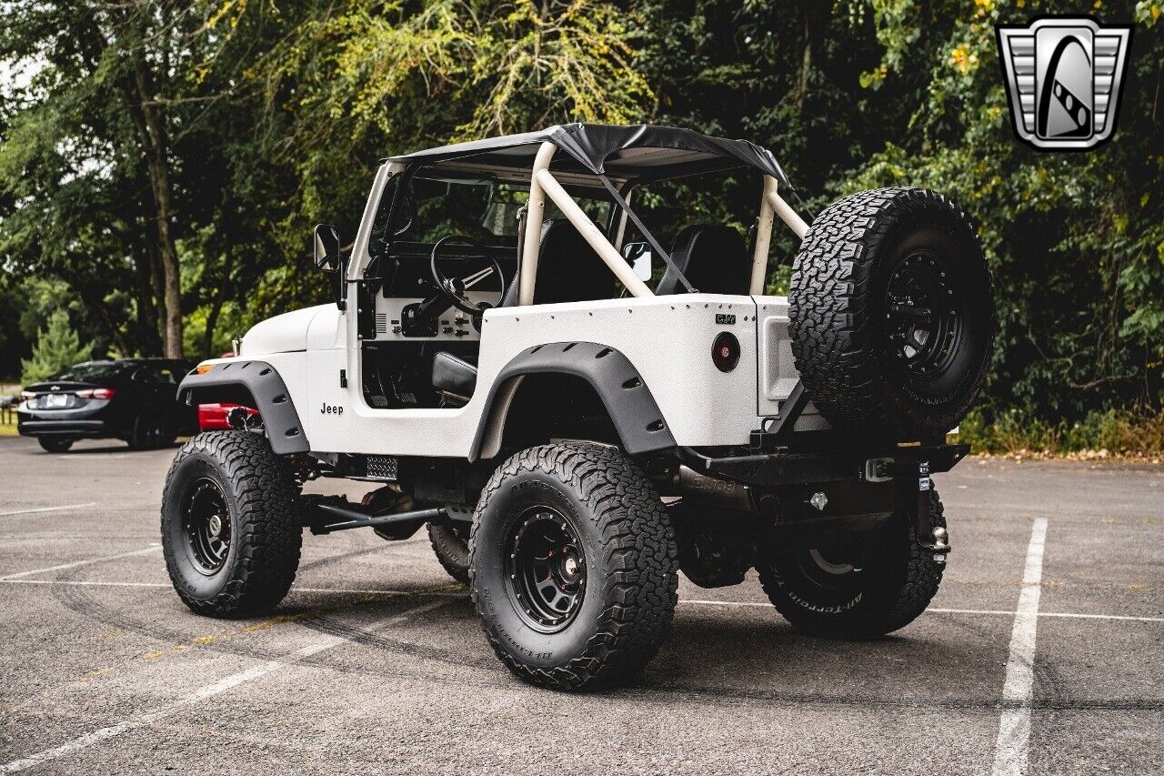 Jeep-CJ-Cabriolet-1982-White-Black-243400-4