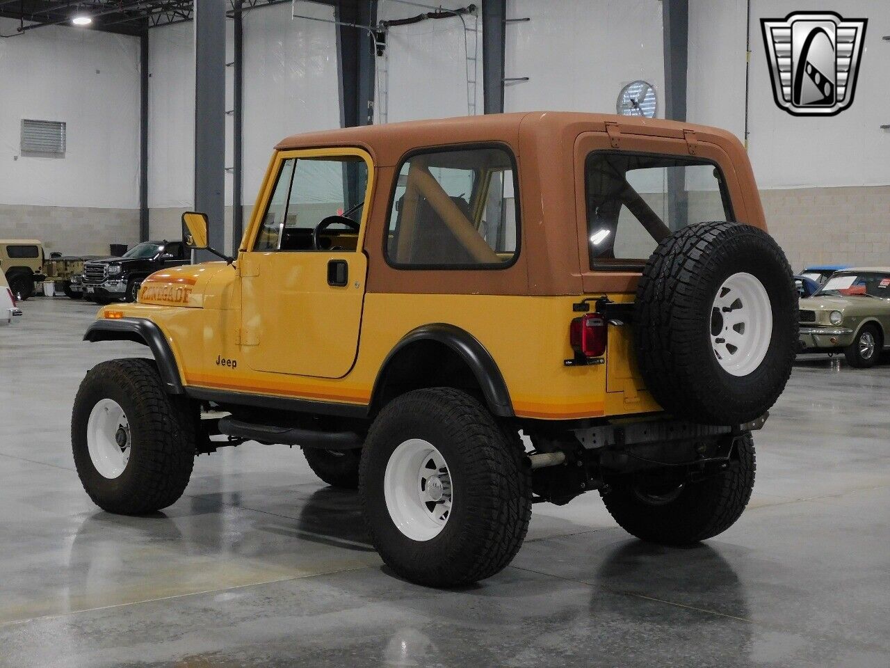 Jeep-CJ-Cabriolet-1982-Yellow-Tan-131936-3