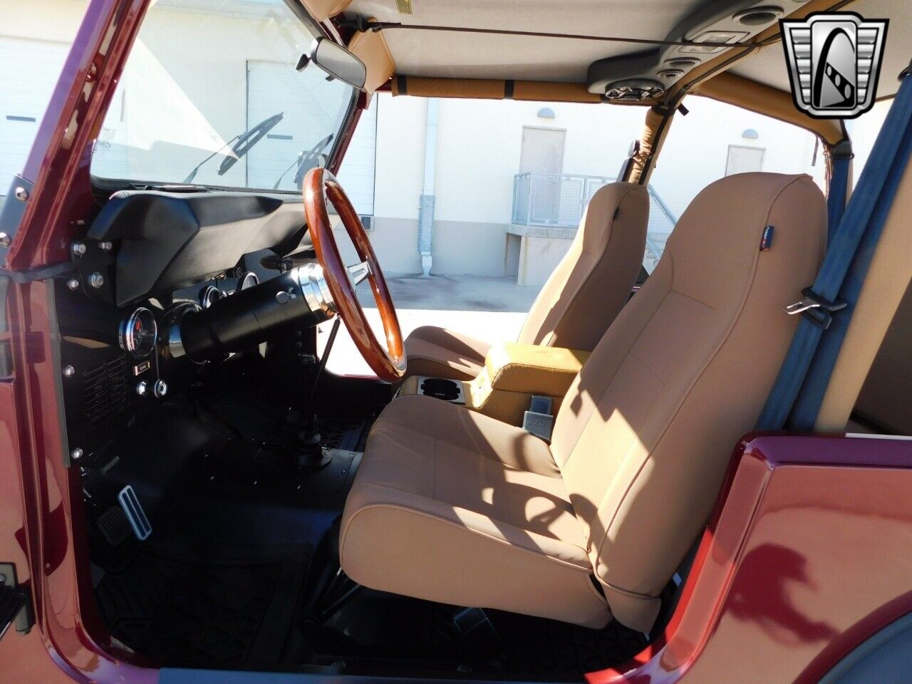 Jeep-CJ-Cabriolet-1984-Maroon-Tan-523-11