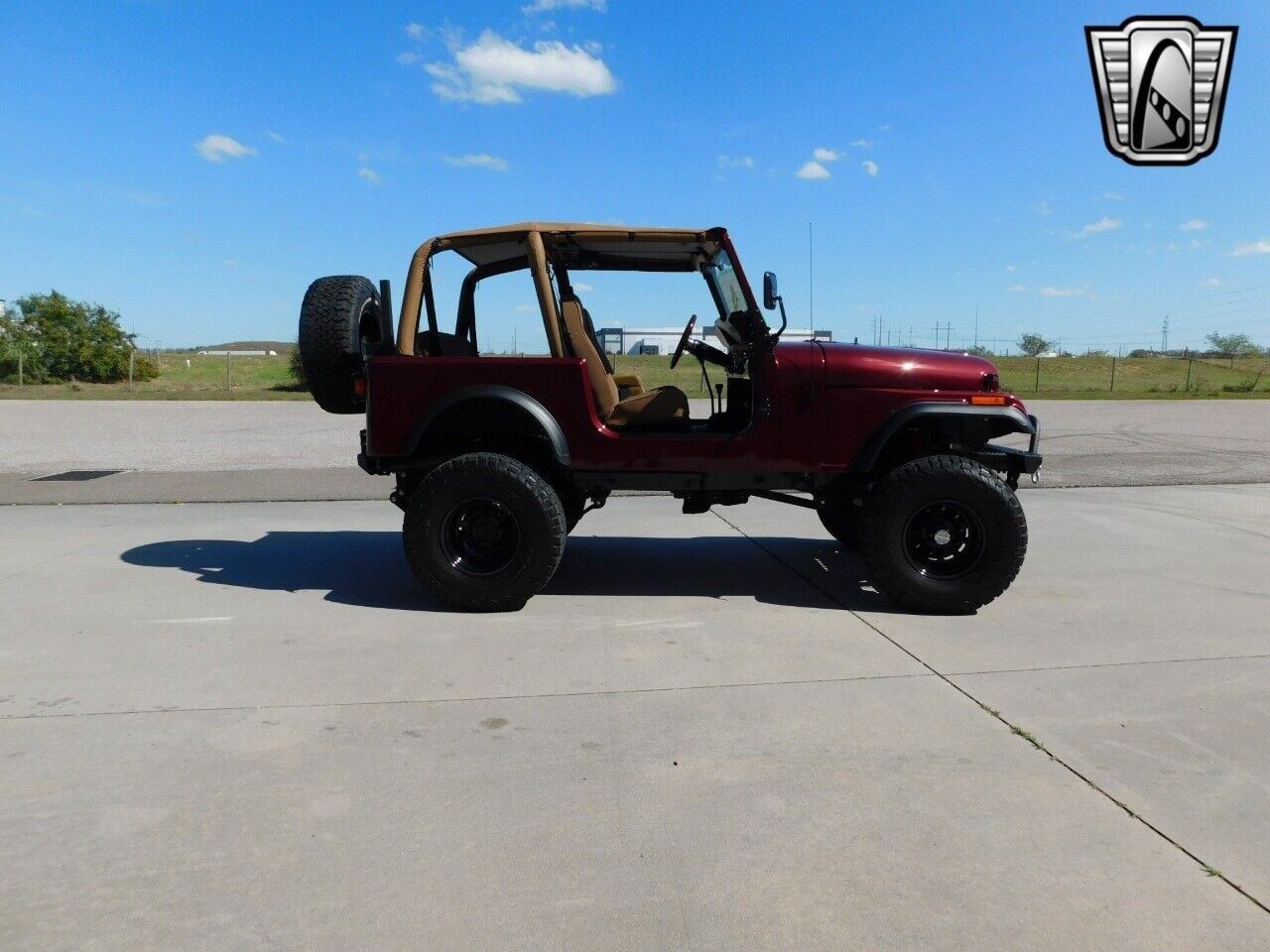 Jeep-CJ-Cabriolet-1984-Maroon-Tan-523-3