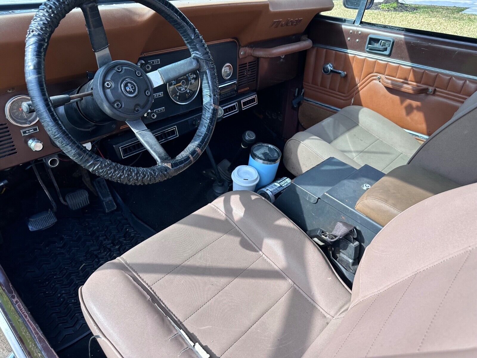 Jeep-CJ-SUV-1982-Brown-Brown-254276-9