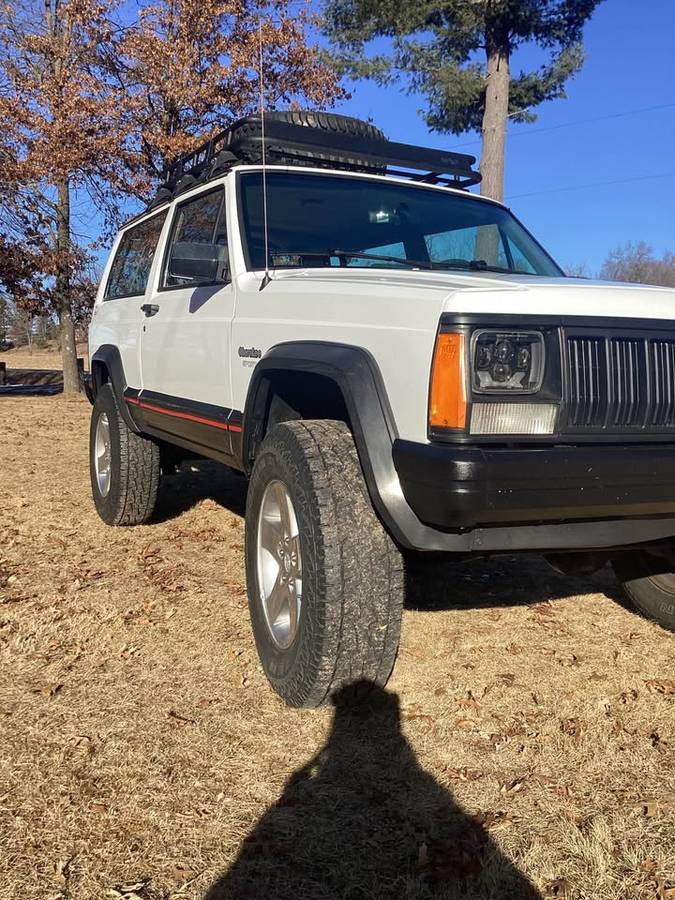 Jeep-Cherokee-1994-white-234964-1