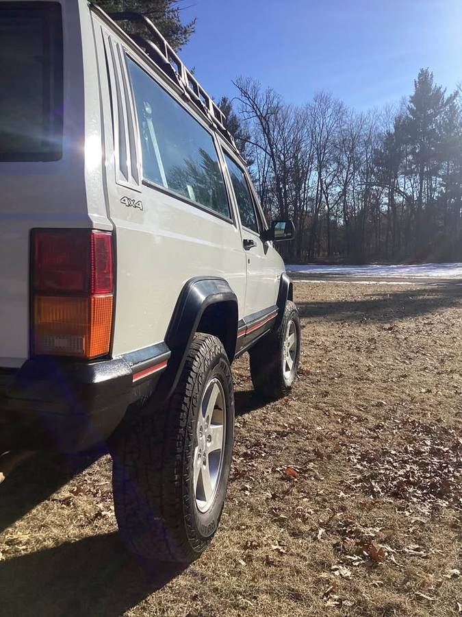 Jeep-Cherokee-1994-white-234964-2