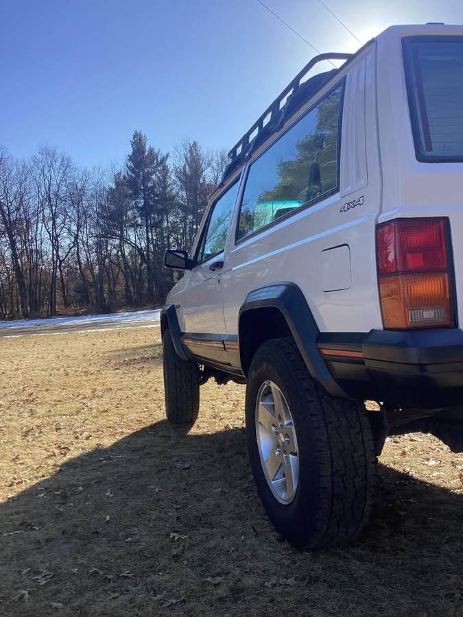 Jeep-Cherokee-1994-white-234964-4