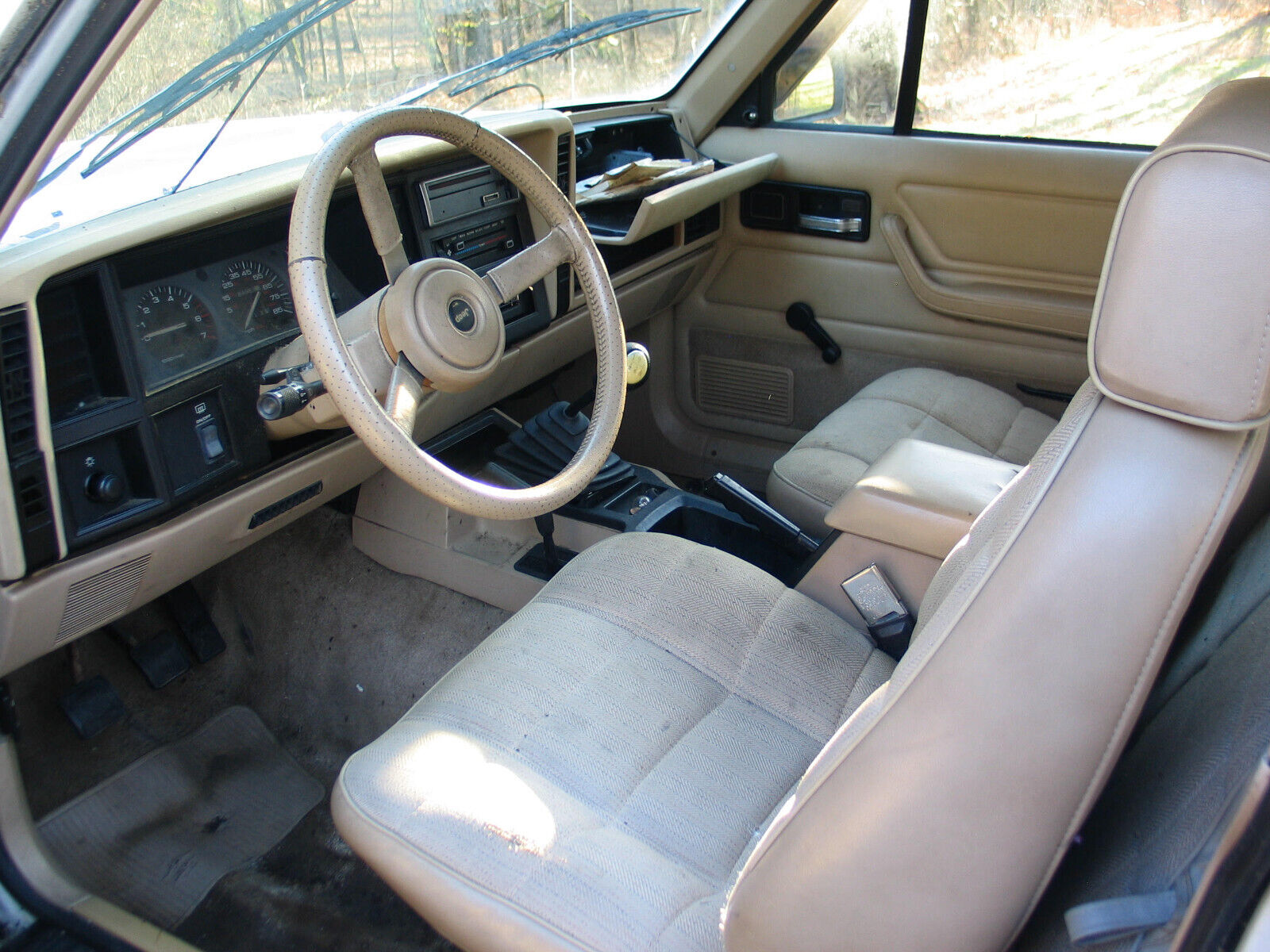 Jeep-Cherokee-SUV-1993-White-297669-7