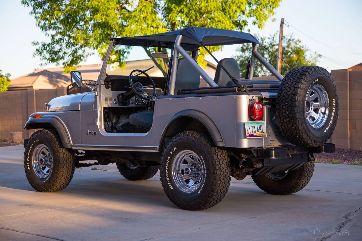 Jeep-Cj-7-1982-silver-120218-2