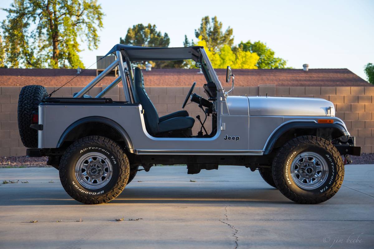 Jeep-Cj-7-1982-silver-120218-3