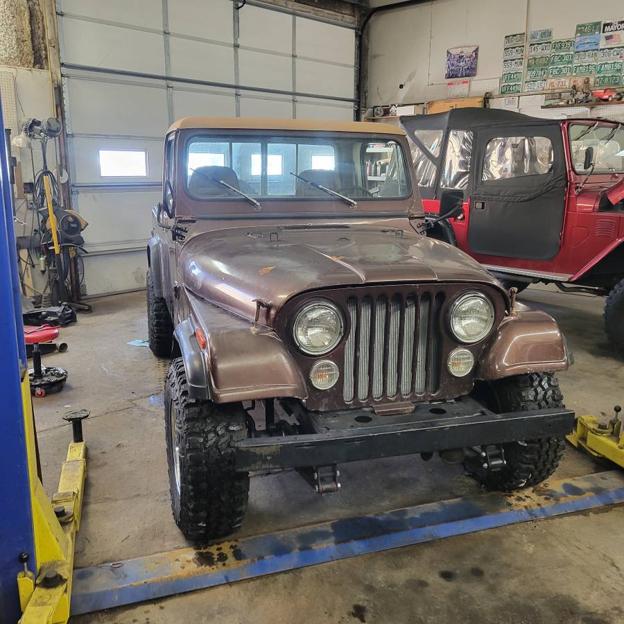 Jeep-Cj8-scrambler-1983-brown-32-12