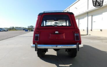 Jeep-Commando-Cabriolet-1973-Red-Black-154864-4