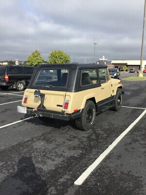 Jeep-Commando-SUV-1970-Tan-Black-0-2