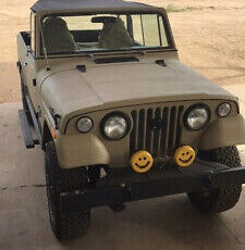 Jeep-Commando-SUV-1970-Tan-Black-0-3