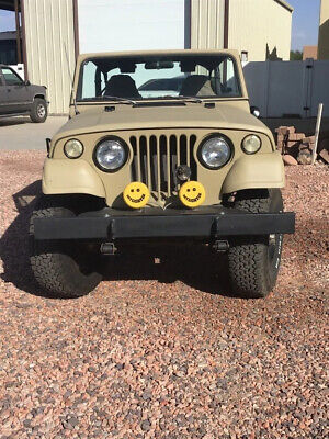 Jeep-Commando-SUV-1970-Tan-Black-0-5