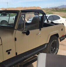 Jeep-Commando-SUV-1970-Tan-Black-0-6