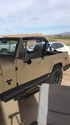 Jeep-Commando-SUV-1970-Tan-Black-0-6