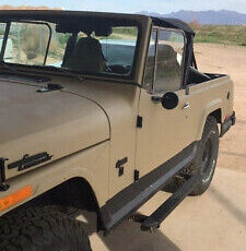 Jeep-Commando-SUV-1970-Tan-Black-0-7