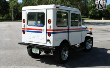 Jeep-DJ-Series-Cabriolet-1974-White-Gray-937-7