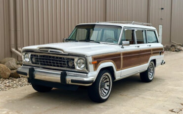 Jeep-Grand-Wagoneer-SUV-1984-White-Brown-120669-2