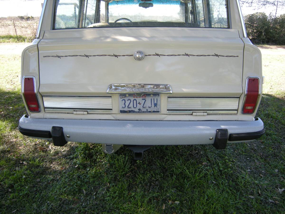 Jeep-Grand-wagoneer-1985-129-3