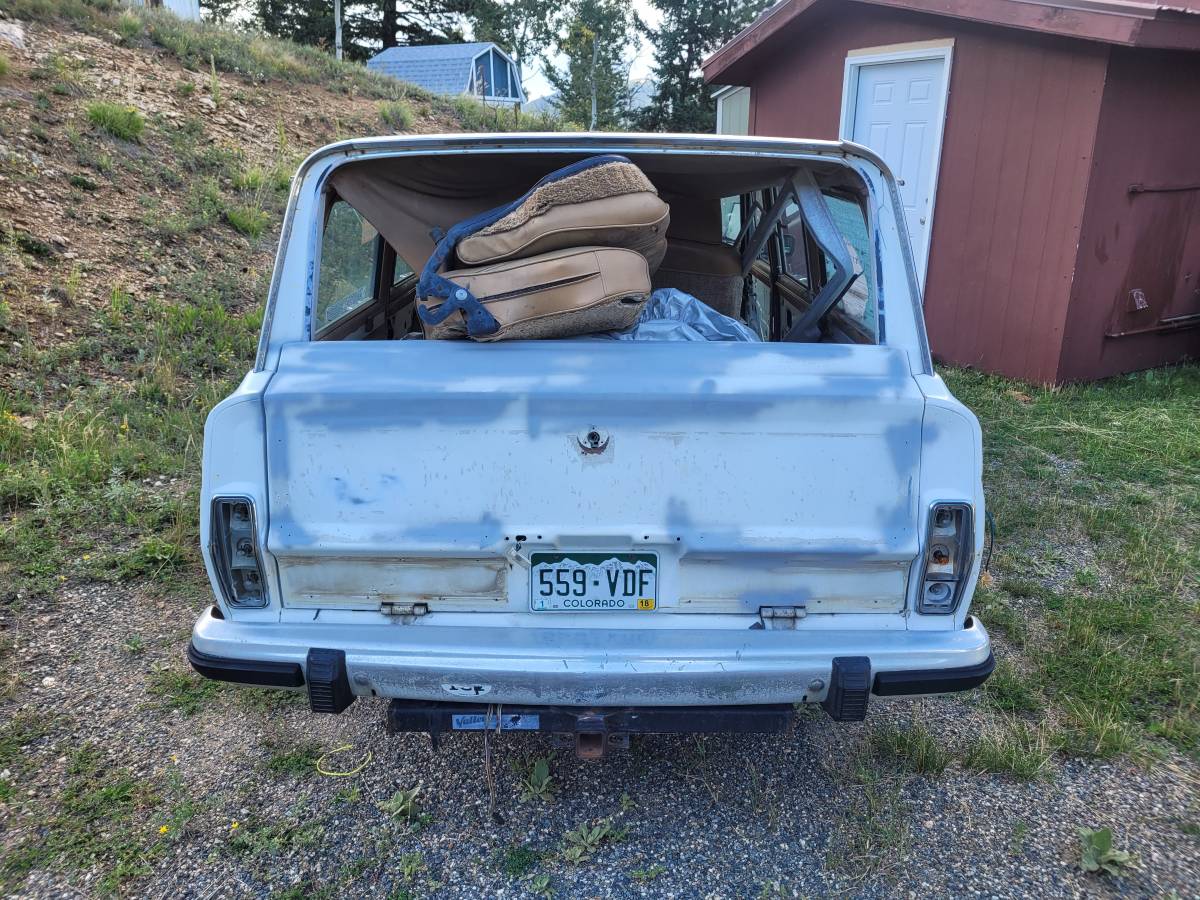 Jeep-Grand-wagoneer-1991-white-241401-2