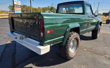 Jeep-J-10-Coupe-1978-Green-Tan-155068-6