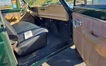 Jeep-J-10-Coupe-1978-Green-Tan-155068-8