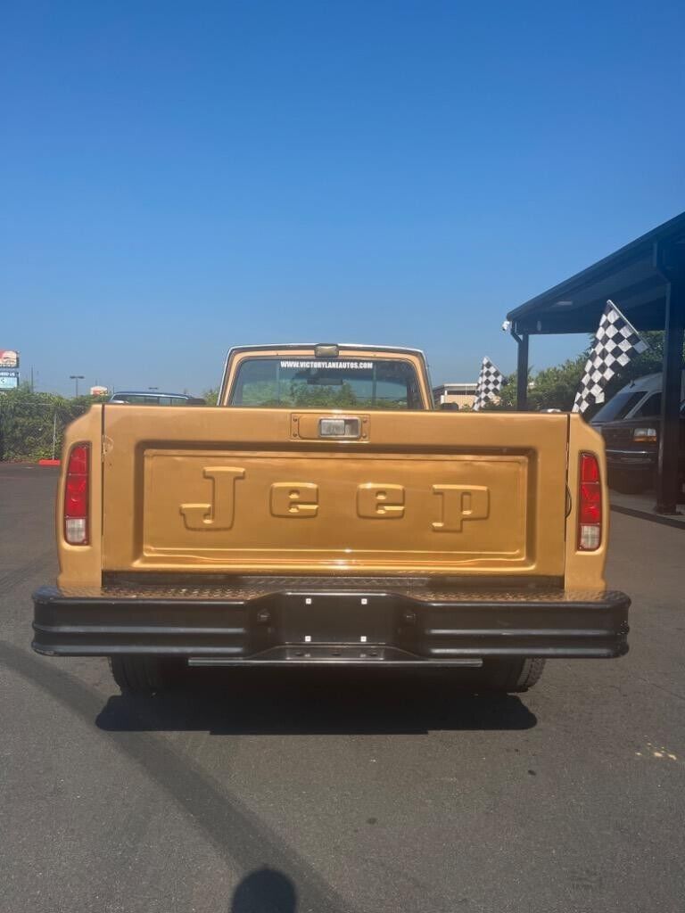 Jeep-J10-1974-Gold-Tan-61965-2