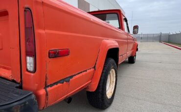 Jeep-J10-1975-Orange-Black-122862-13