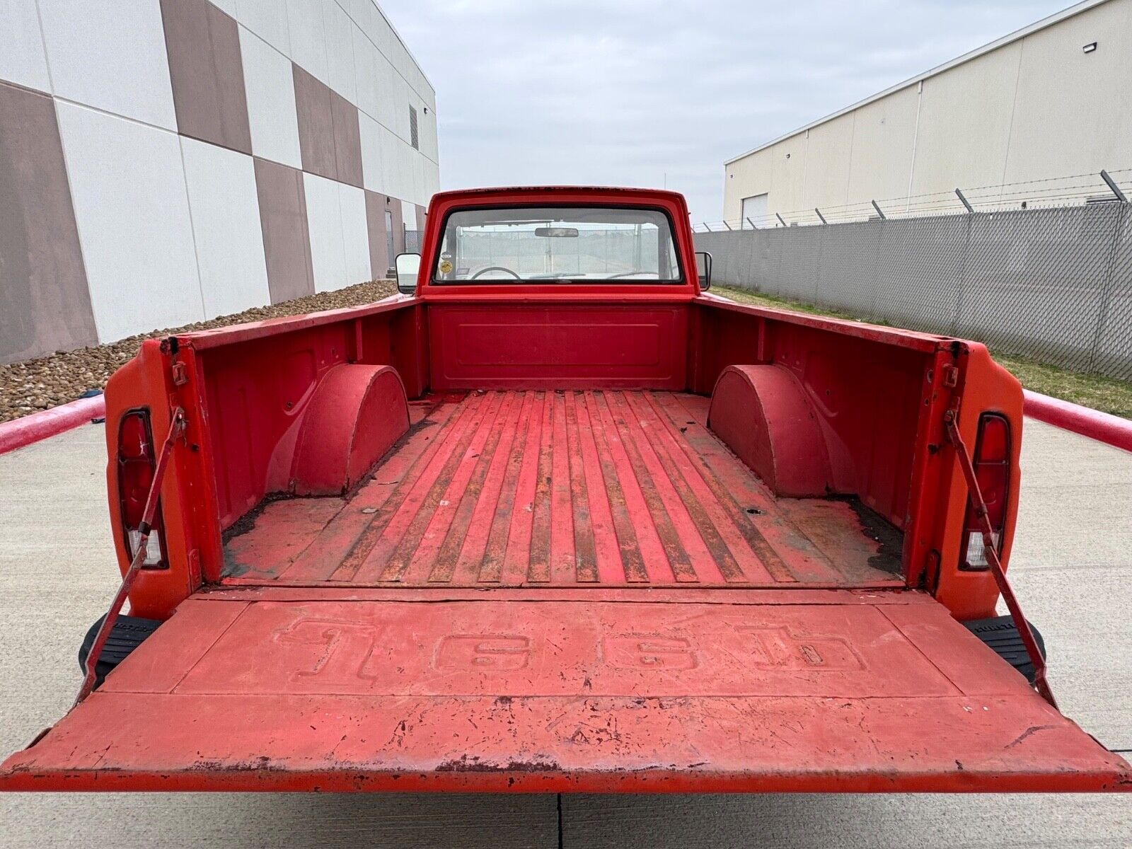 Jeep-J10-1975-Orange-Black-122862-15