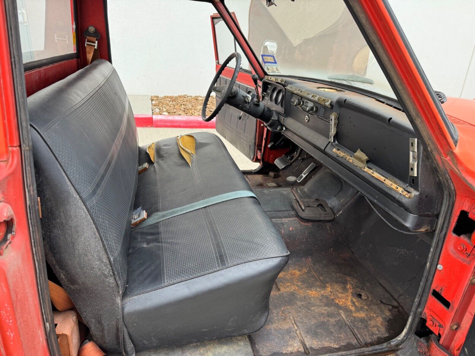 Jeep-J10-1975-Orange-Black-122862-31