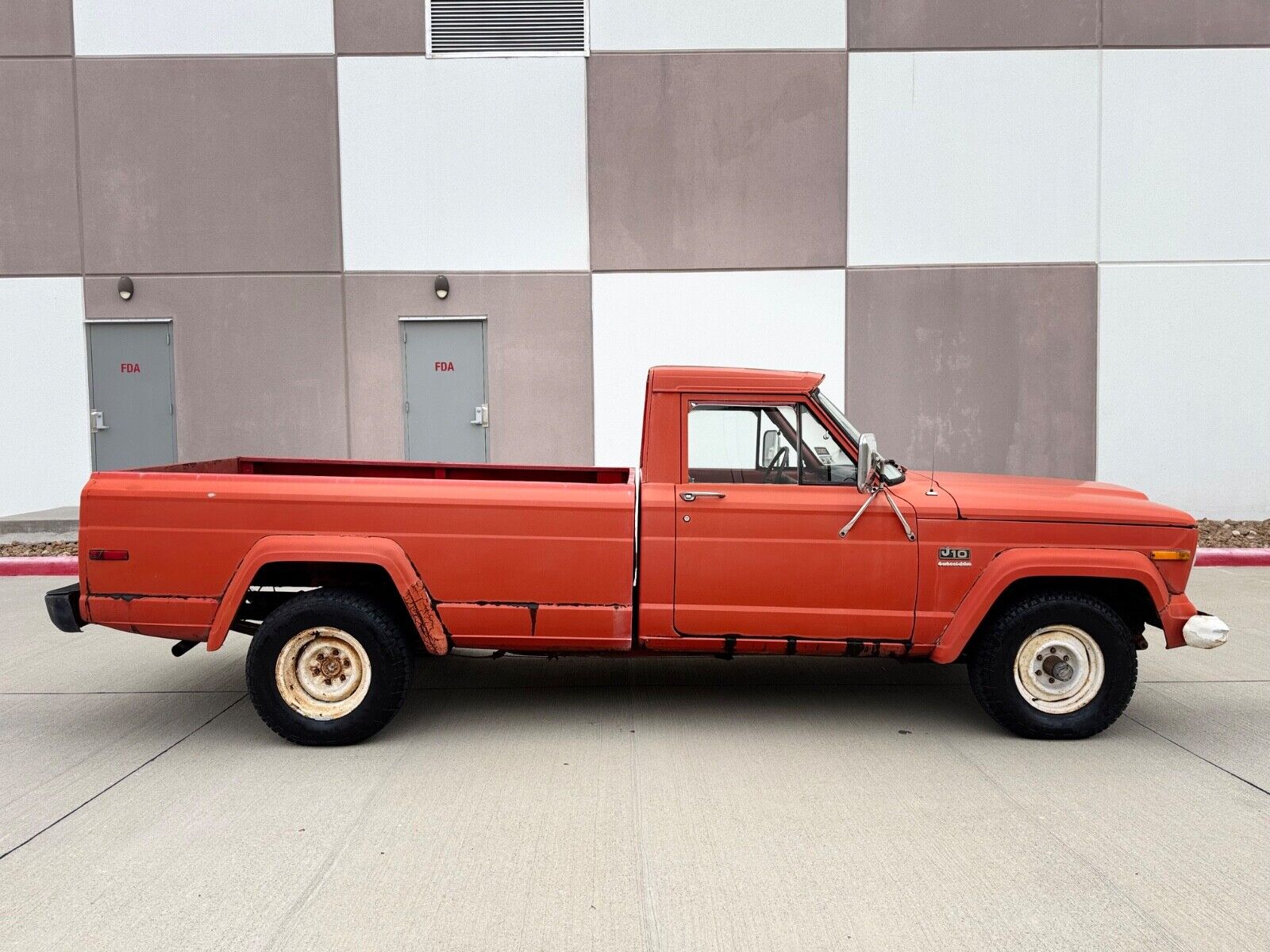 Jeep-J10-1975-Orange-Black-122862-5