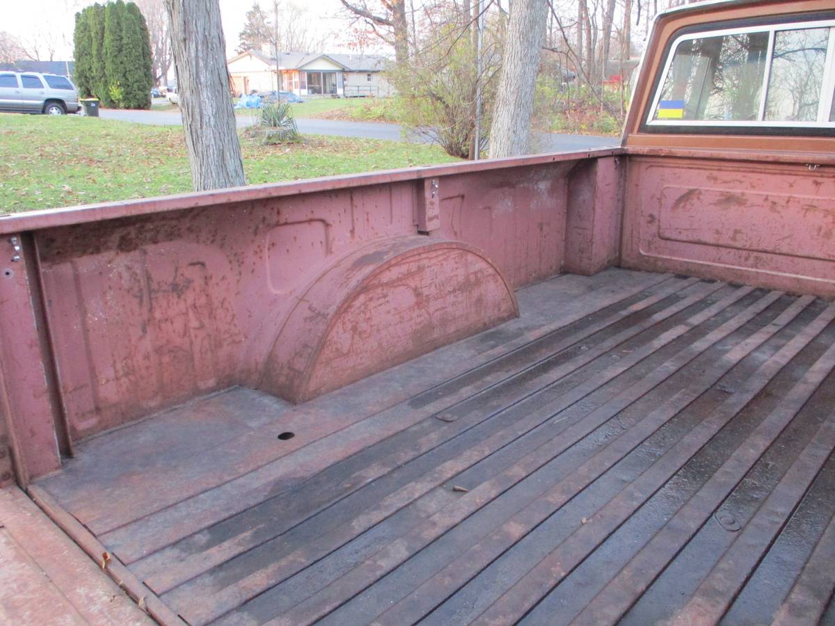 Jeep-J20-1979-custom-194730-10