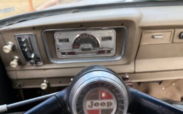 Jeep-J3000-gladiator-1969-silver-156106-1