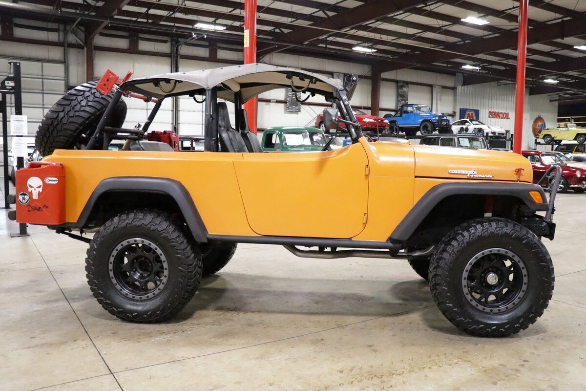 Jeep-Jeepster-1969-Orange-Black-2720-9