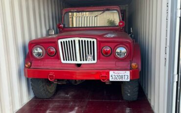 Jeep-Kaiser-1967-red-38626-10