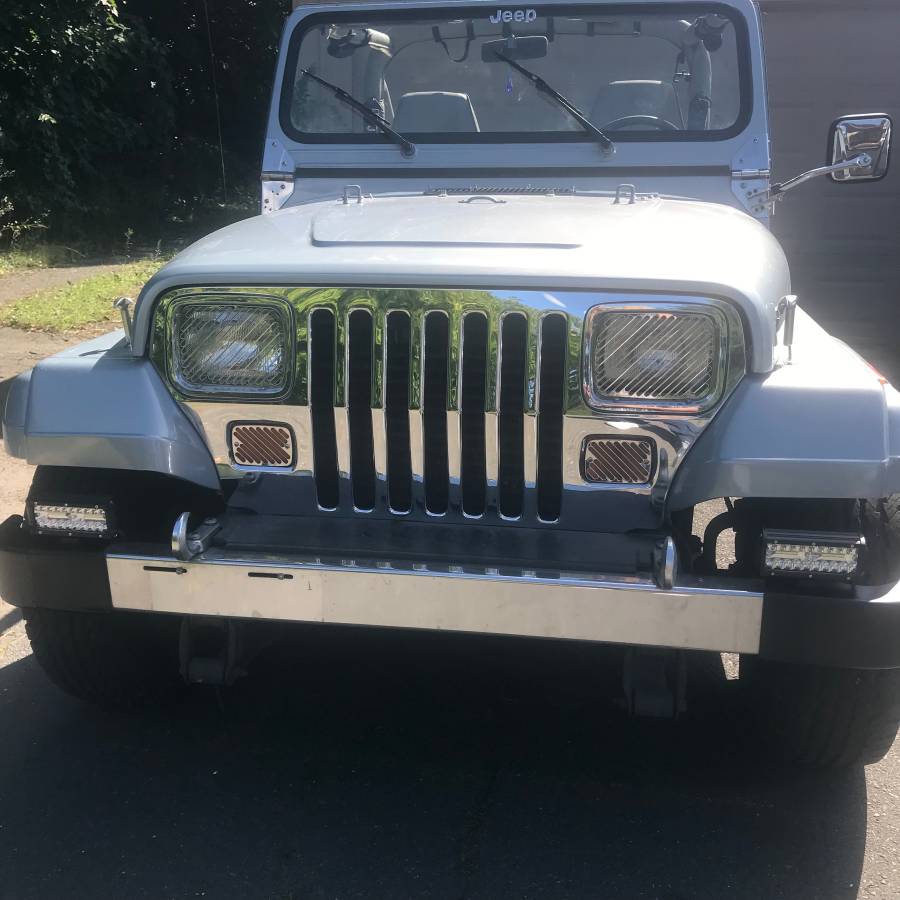 Jeep-Larado-1988-silver-257494-6