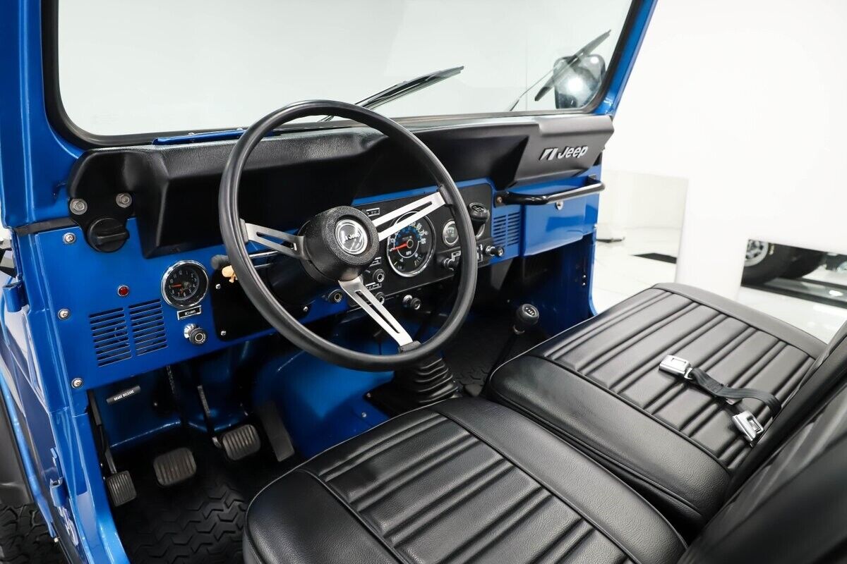 Jeep-Renegade-SUV-1984-Blue-Black-0-1