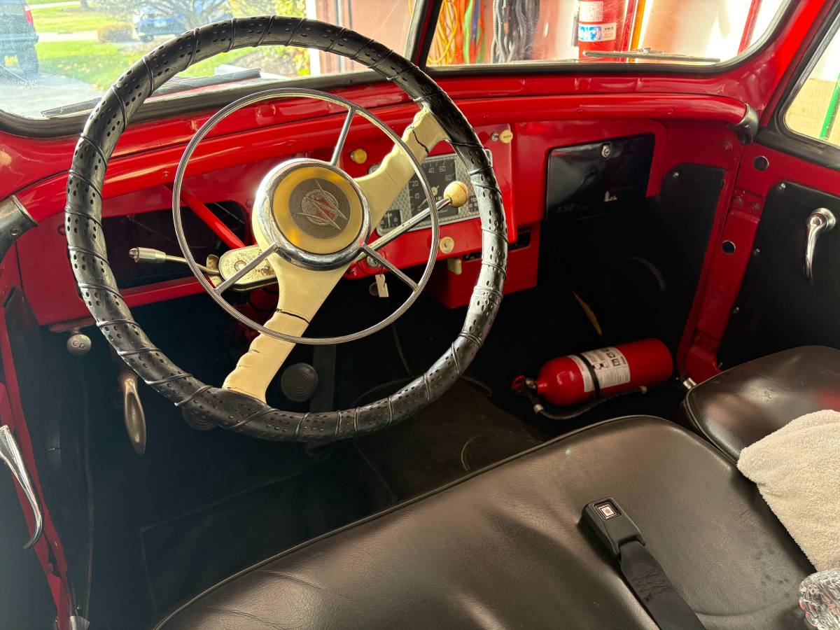 Jeep-Ster-1948-red-79984-3