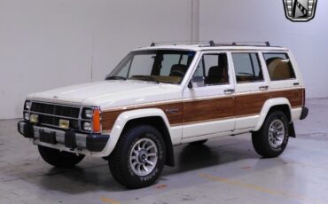 Jeep-Wagoneer-1986-White-Tan-136752-2