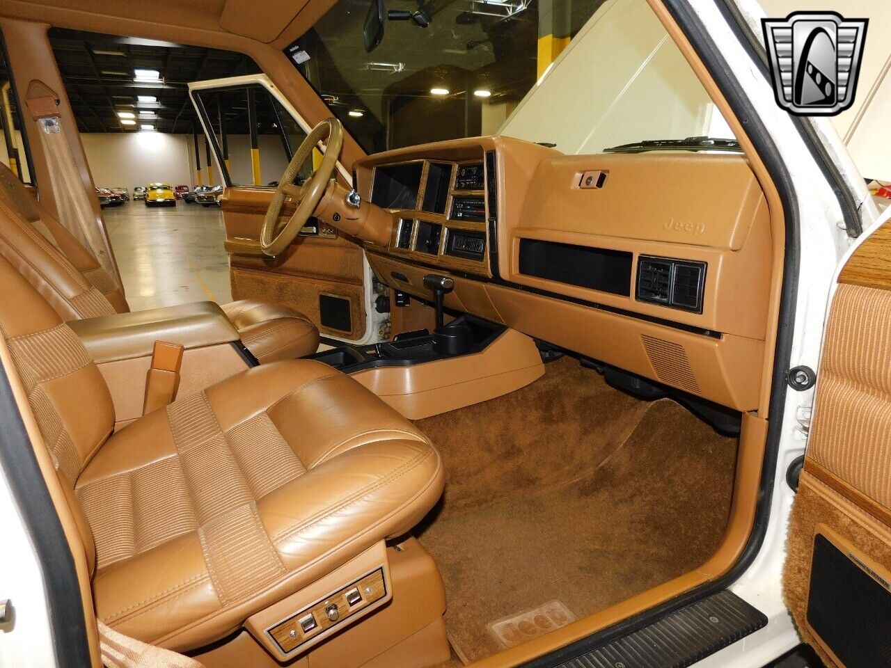 Jeep-Wagoneer-1986-White-Tan-136752-7