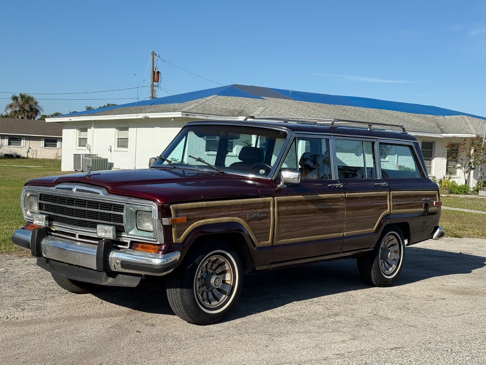 Jeep-Wagoneer-1987-Burgundy-Tan-342790-11