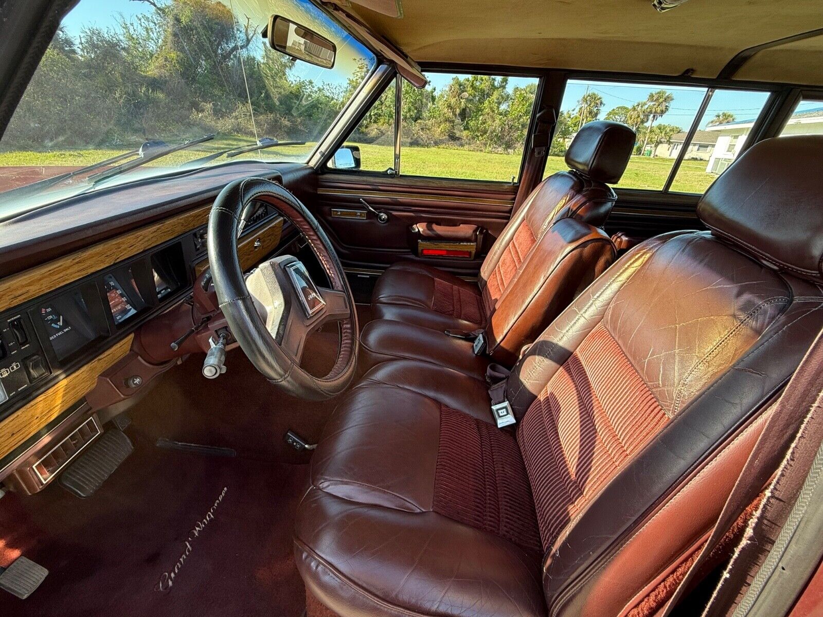 Jeep-Wagoneer-1987-Burgundy-Tan-342790-13