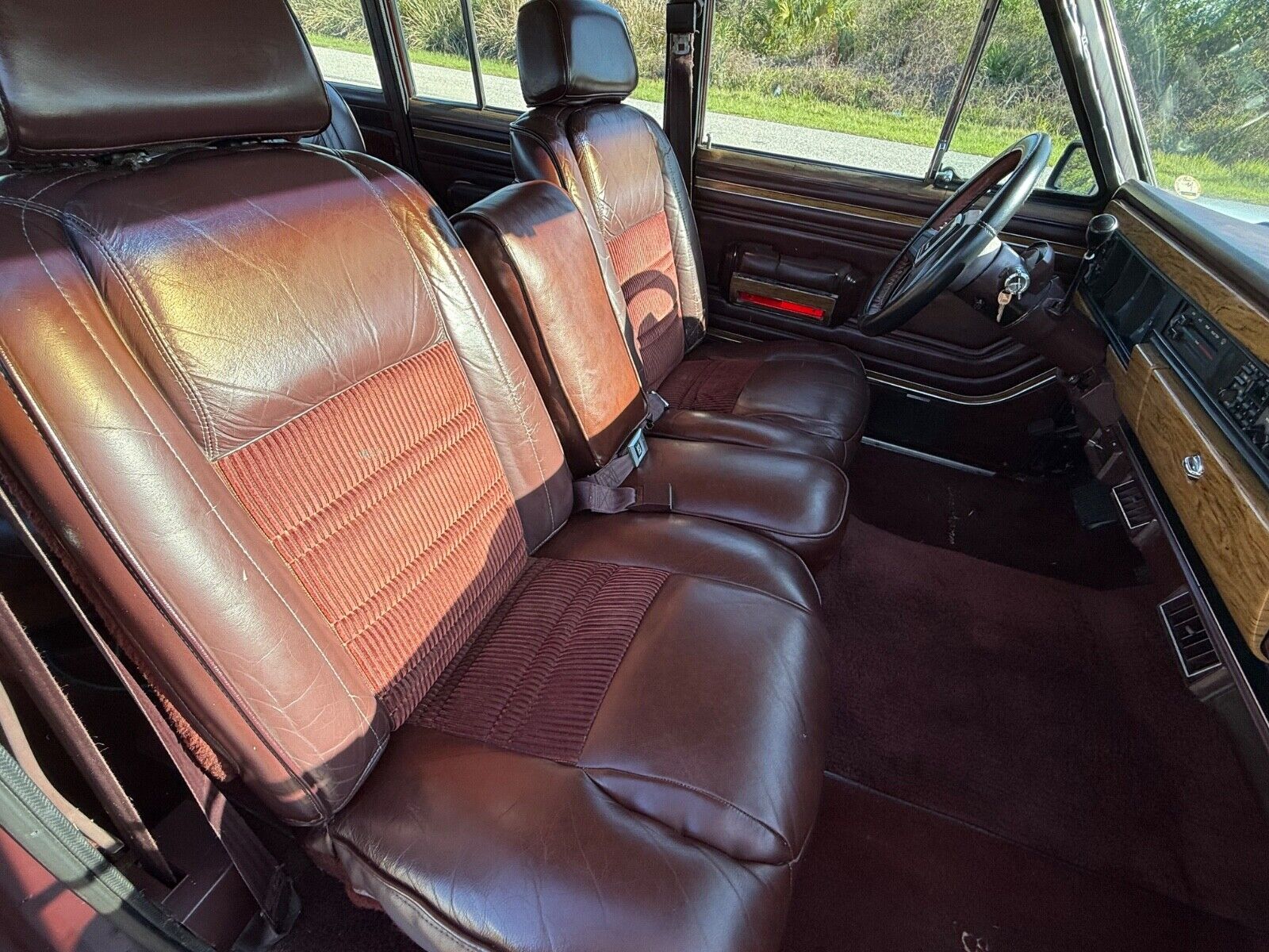 Jeep-Wagoneer-1987-Burgundy-Tan-342790-14