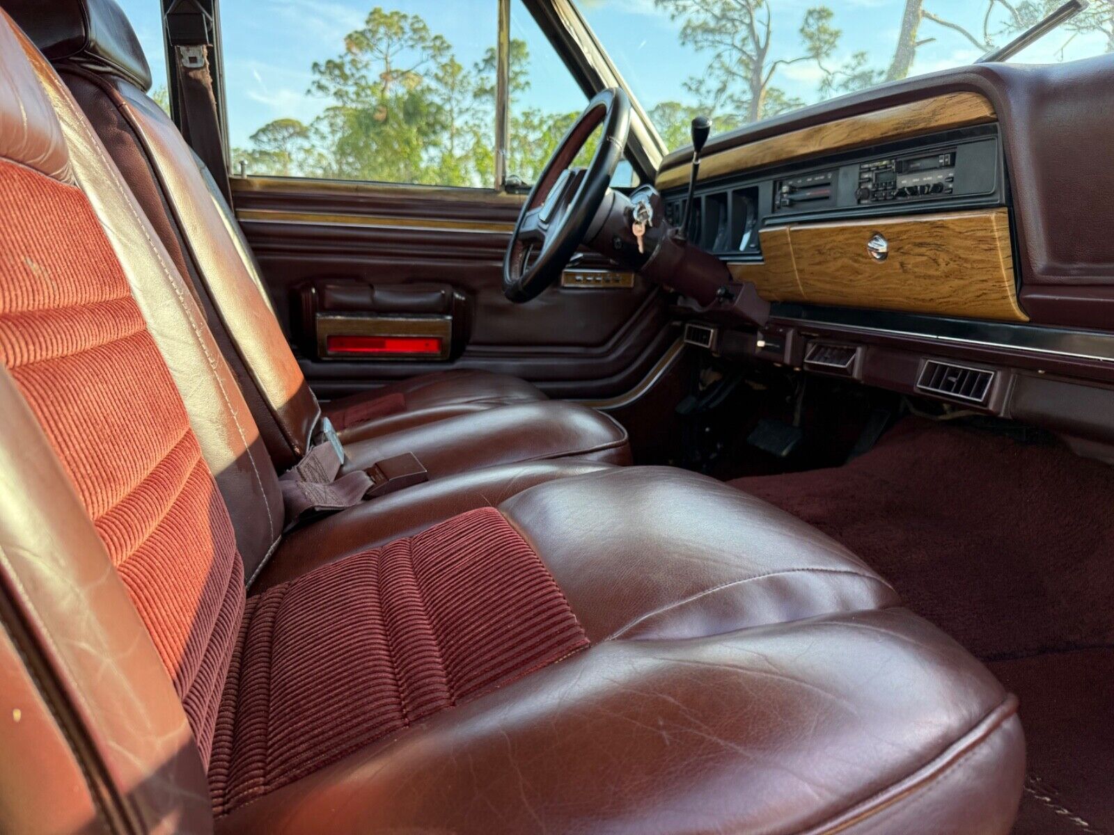 Jeep-Wagoneer-1987-Burgundy-Tan-342790-15