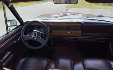 Jeep-Wagoneer-1987-Burgundy-Tan-342790-16