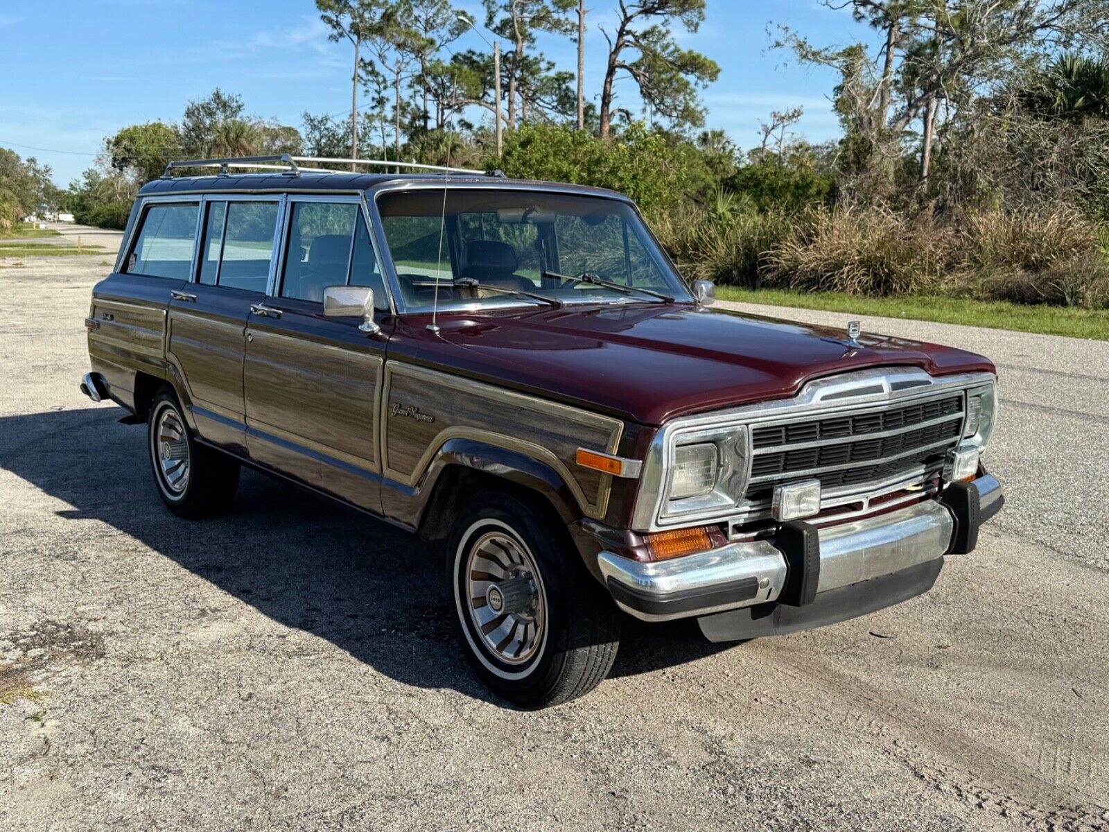 Jeep-Wagoneer-1987-Burgundy-Tan-342790-2