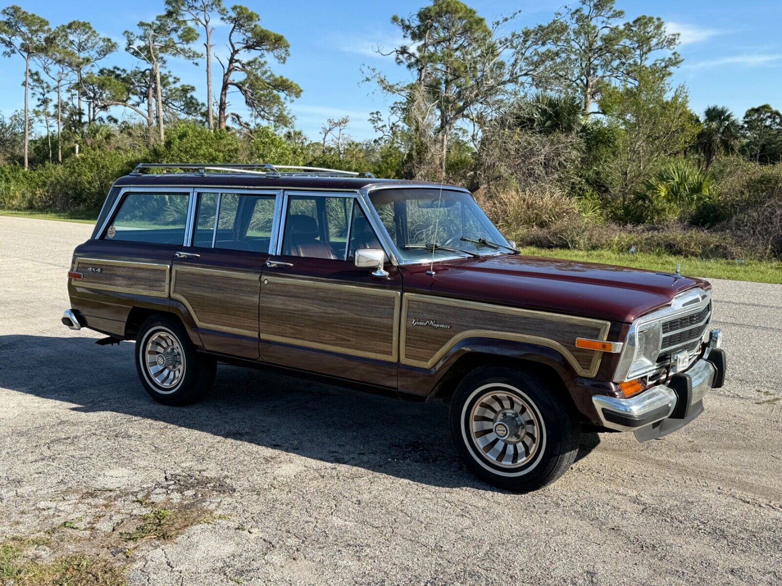 Jeep-Wagoneer-1987-Burgundy-Tan-342790-3