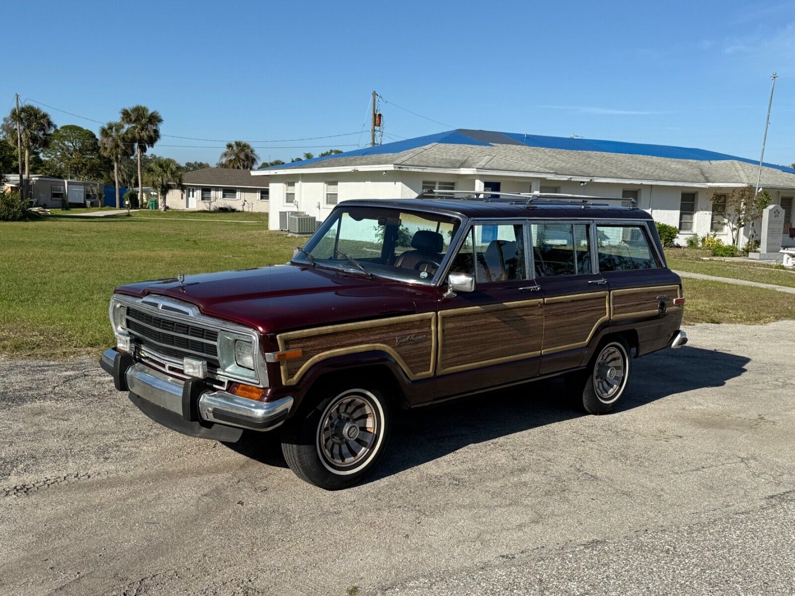 Jeep-Wagoneer-1987-Burgundy-Tan-342790-8