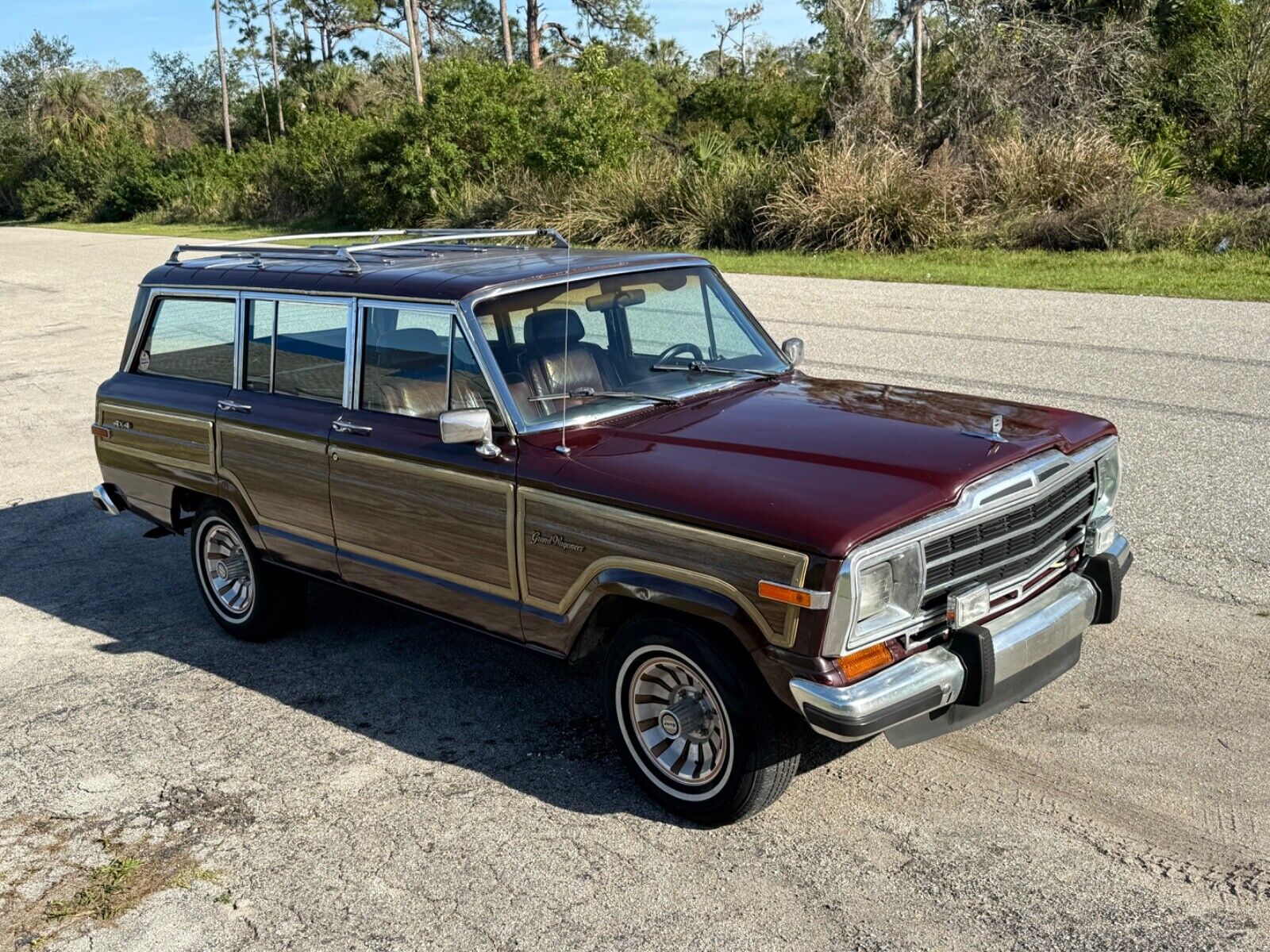 Jeep-Wagoneer-1987-Burgundy-Tan-342790-9