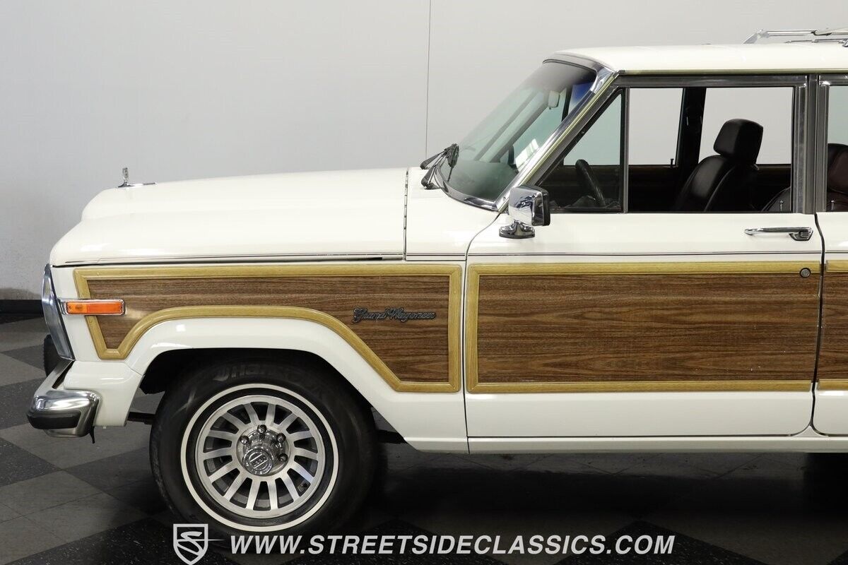 Jeep-Wagoneer-1988-White-Burgundy-96773-22