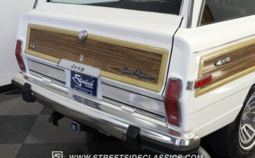 Jeep-Wagoneer-1988-White-Burgundy-96773-24